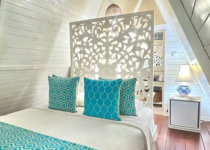 ベッド・アンド・ブレックファスト Rest, Play, Explore, Work, Transform At White Bali Piramidas - Monthly