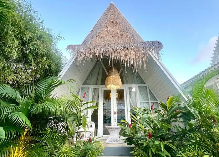 ベッド・アンド・ブレックファスト Rest, Play, Explore, Work, Transform At White Bali Piramidas - Monthly