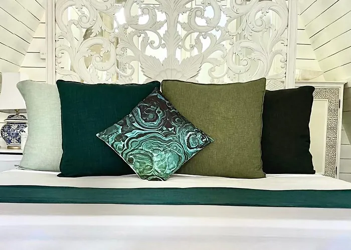 Rest, Play, Explore, Work, Transform At White Bali Piramidas - Monthly Kapal