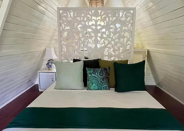 ベッド・アンド・ブレックファスト Rest, Play, Explore, Work, Transform At White Bali Piramidas - Monthly *